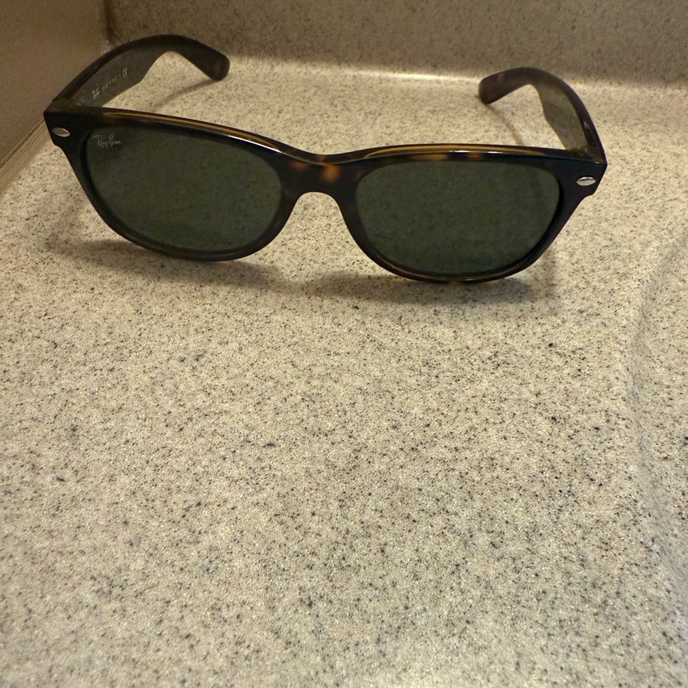 Ray-Ban Brown Wayfarer Sunglasses Timeless Design
